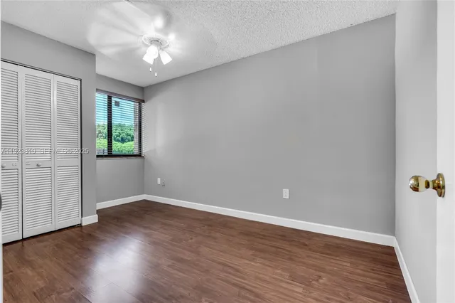 $3,000 | 341 West Park Drive, Unit 20315, Miami, FL 33172