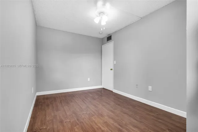 $3,000 | 341 West Park Drive, Unit 20315, Miami, FL 33172