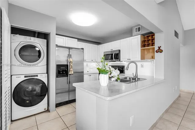 $3,000 | 341 West Park Drive, Unit 20315, Miami, FL 33172