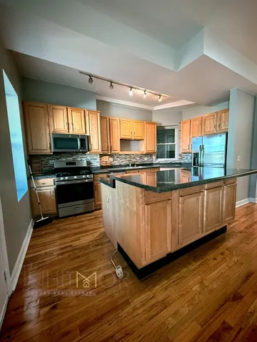 $480,000 | 1108 East Marquette Road, Unit 207, Chicago, IL 60637