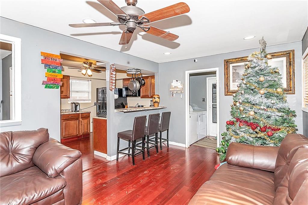 8040 Taunton Road Indianapolis, IN 46260 - Photo 3 of 34 Gallery Image 3