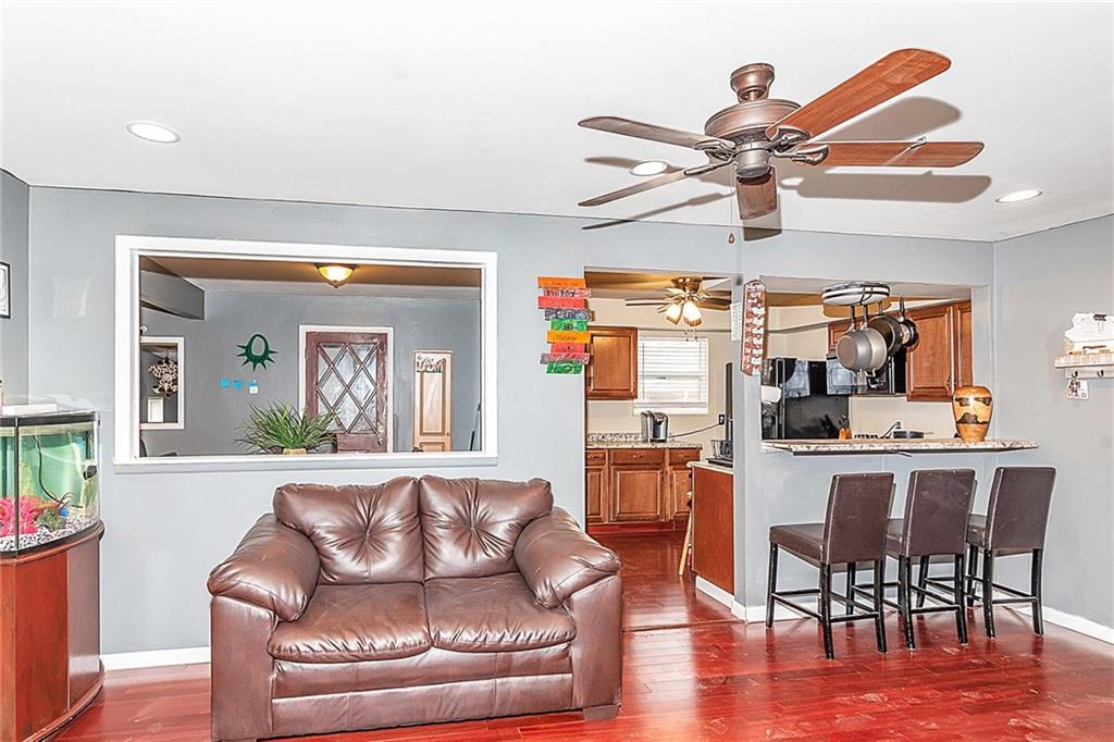 8040 Taunton Road Indianapolis, IN 46260 - Photo 4 of 34 Gallery Image 4