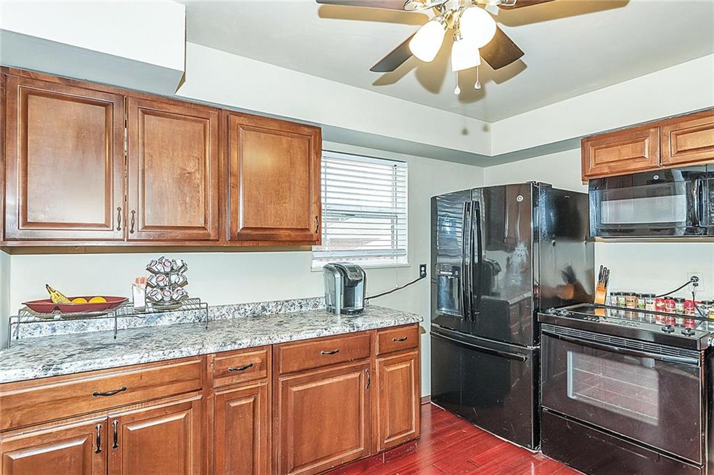 8040 Taunton Road Indianapolis, IN 46260 - Photo 9 of 34 Gallery Image 9