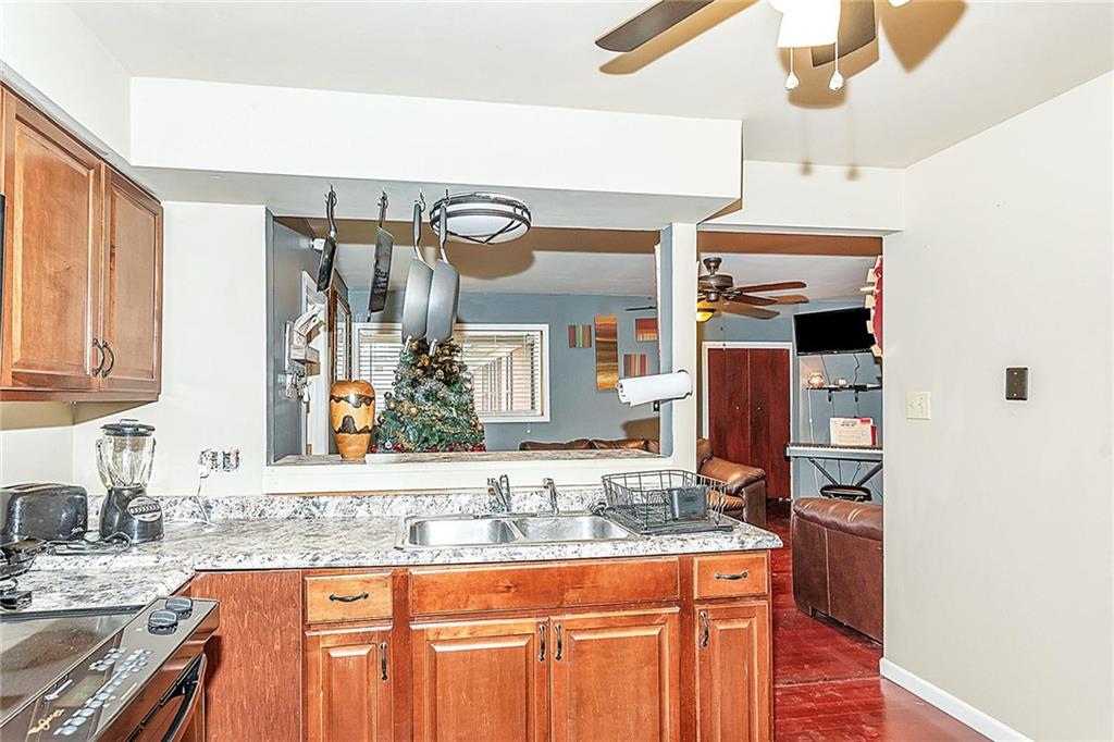 8040 Taunton Road Indianapolis, IN 46260 - Photo 10 of 34 Gallery Image 10