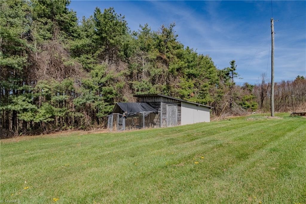 11325 Glade Valley Road Ennice, NC 28623 - Photo 41 of 43
