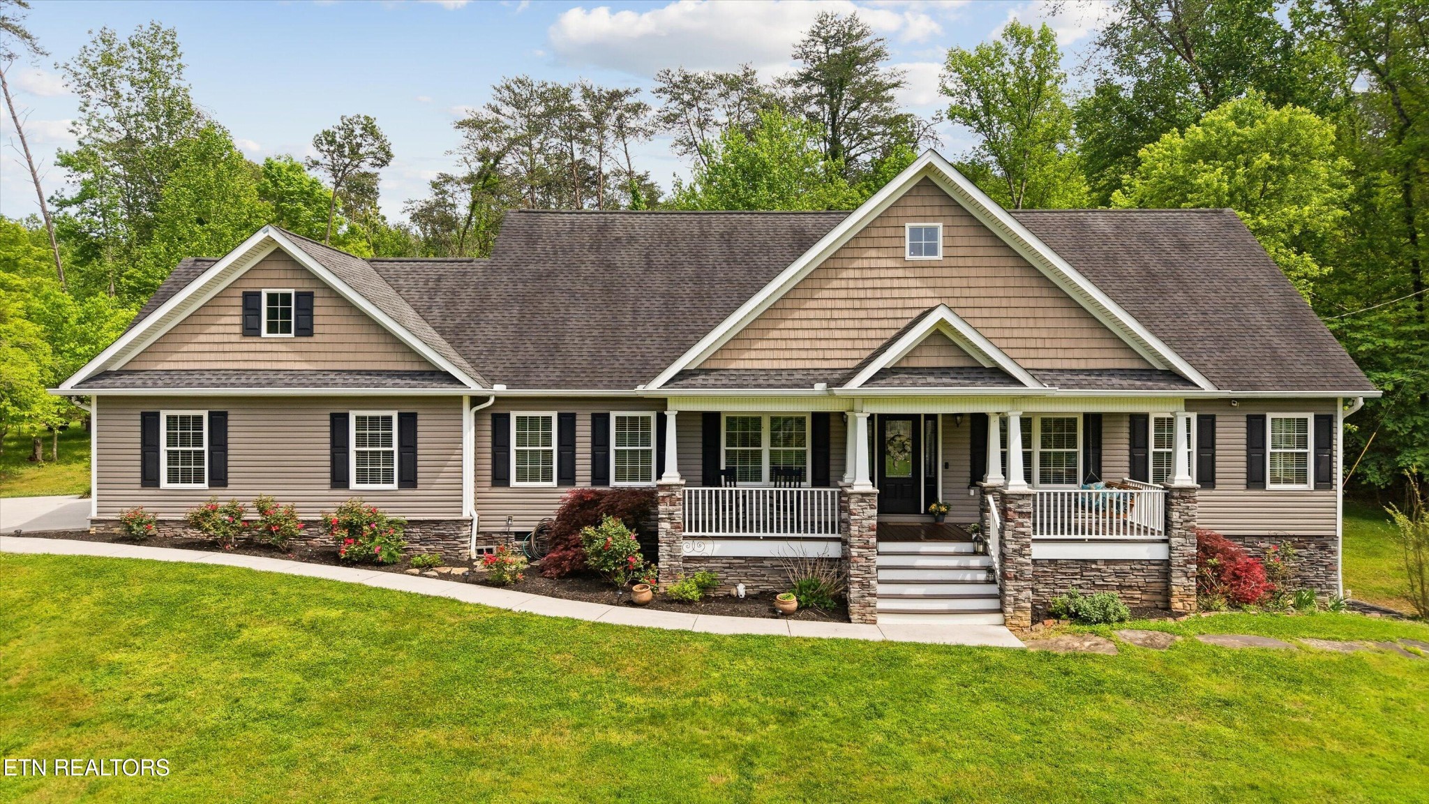1804 Hopewell Road Knoxville, TN 37920 - Photo 1 of 47