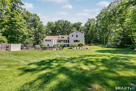 $1,199,000 | 116 Mile Common, Easton, CT 06612