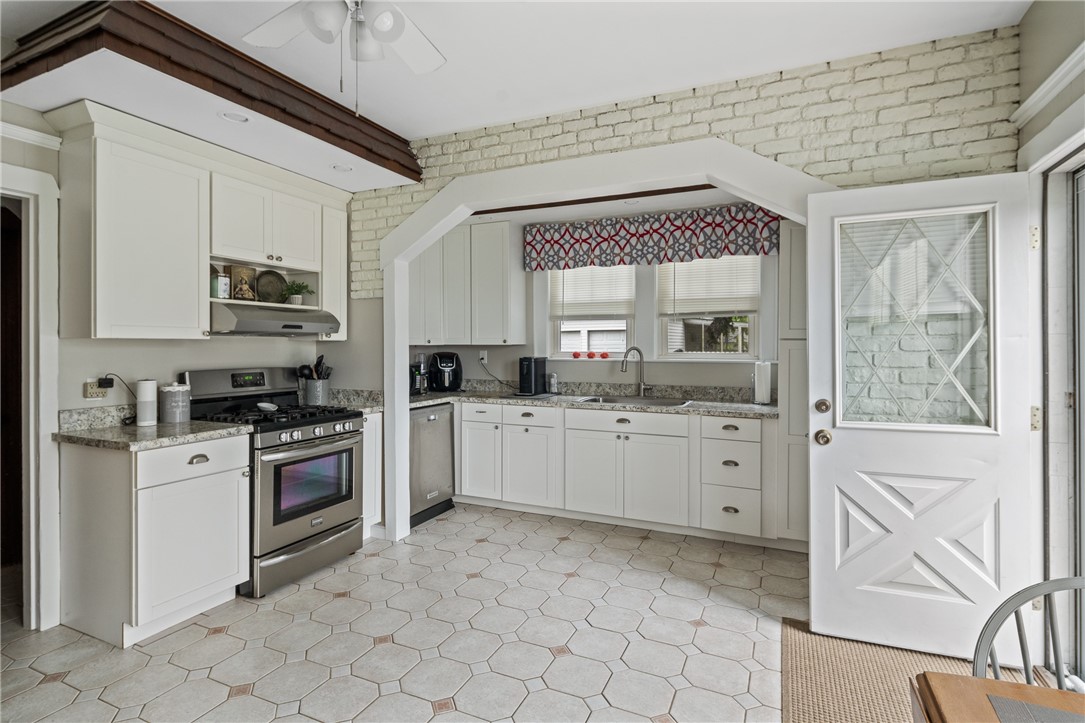 199 High Street Westerly, RI 02891 - Photo 8 of 22