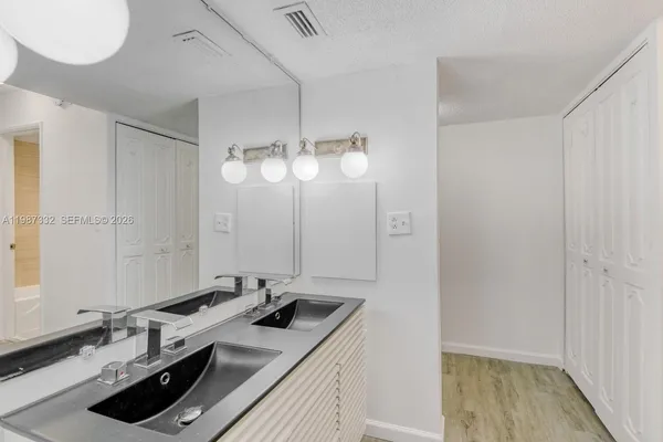 $2,100 | 3760 Inverrary Drive, Unit 2L, Lauderhill, FL 33319