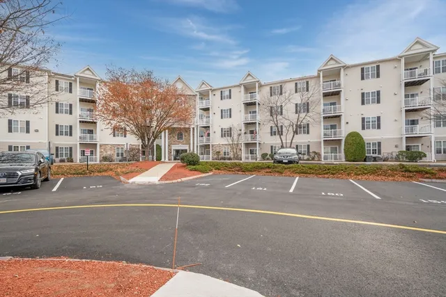 $2,500 | 21 Hampshire Road, Unit 412, Methuen, MA 01844