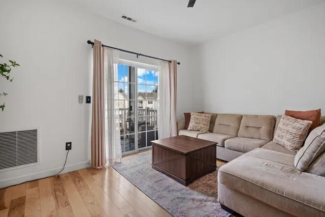 $2,500 | 21 Hampshire Road, Unit 412, Methuen, MA 01844