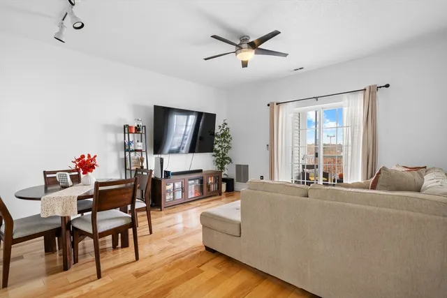 $2,500 | 21 Hampshire Road, Unit 412, Methuen, MA 01844