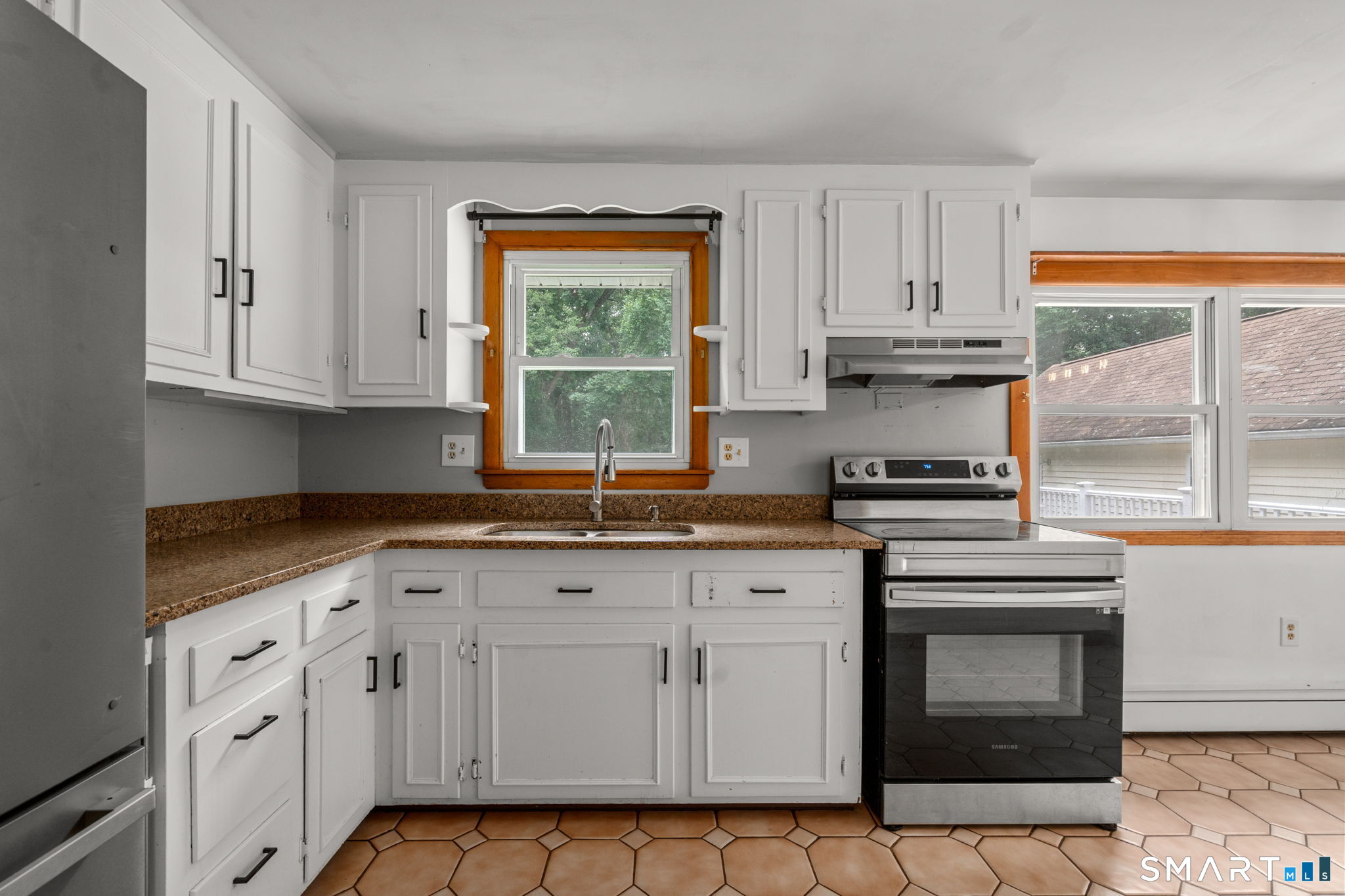 305 Old Post Road Tolland, CT 06084 - Photo 9 of 39