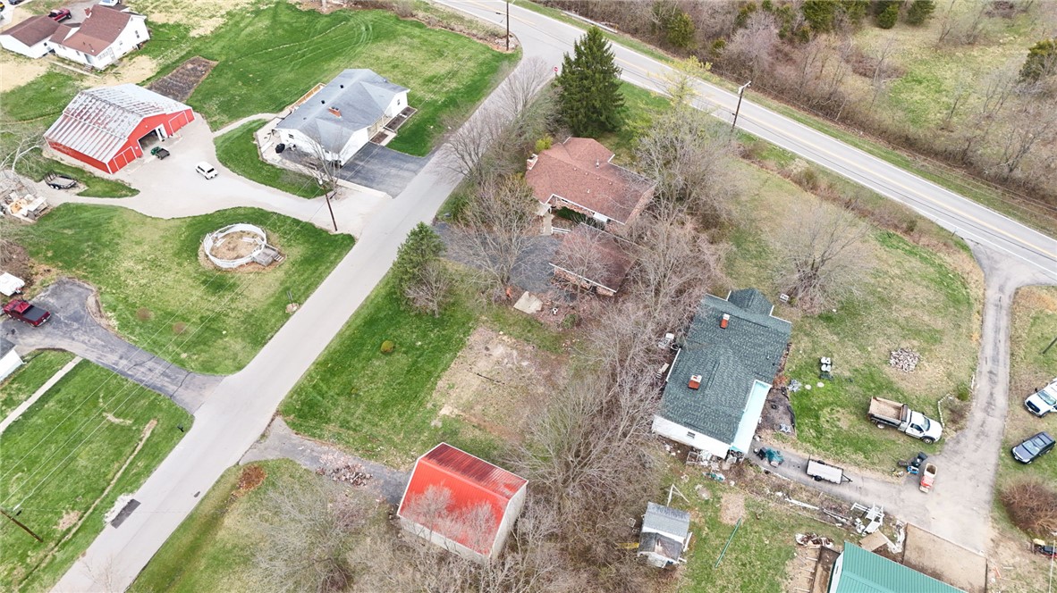 6711 Hamilton-Middletown Road Franklin, OH 45005 - Photo 43 of 49 An aerial perspective reveals the expansive grounds and surrounding residences of this property.