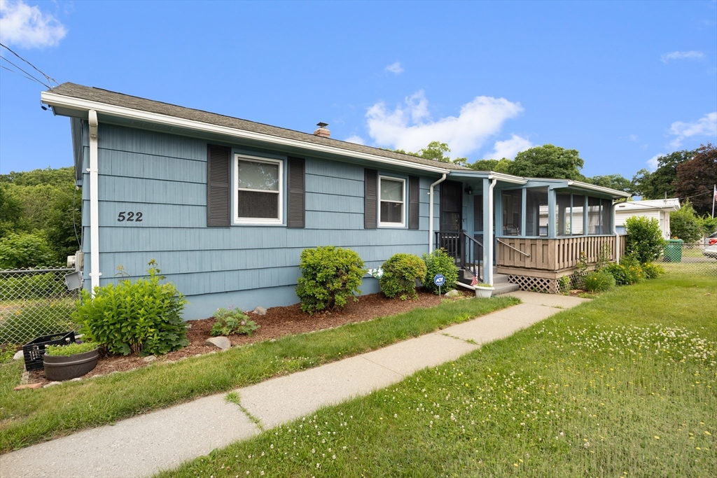 522 Prospect Street Chicopee, MA 01020 - Photo 4 of 24