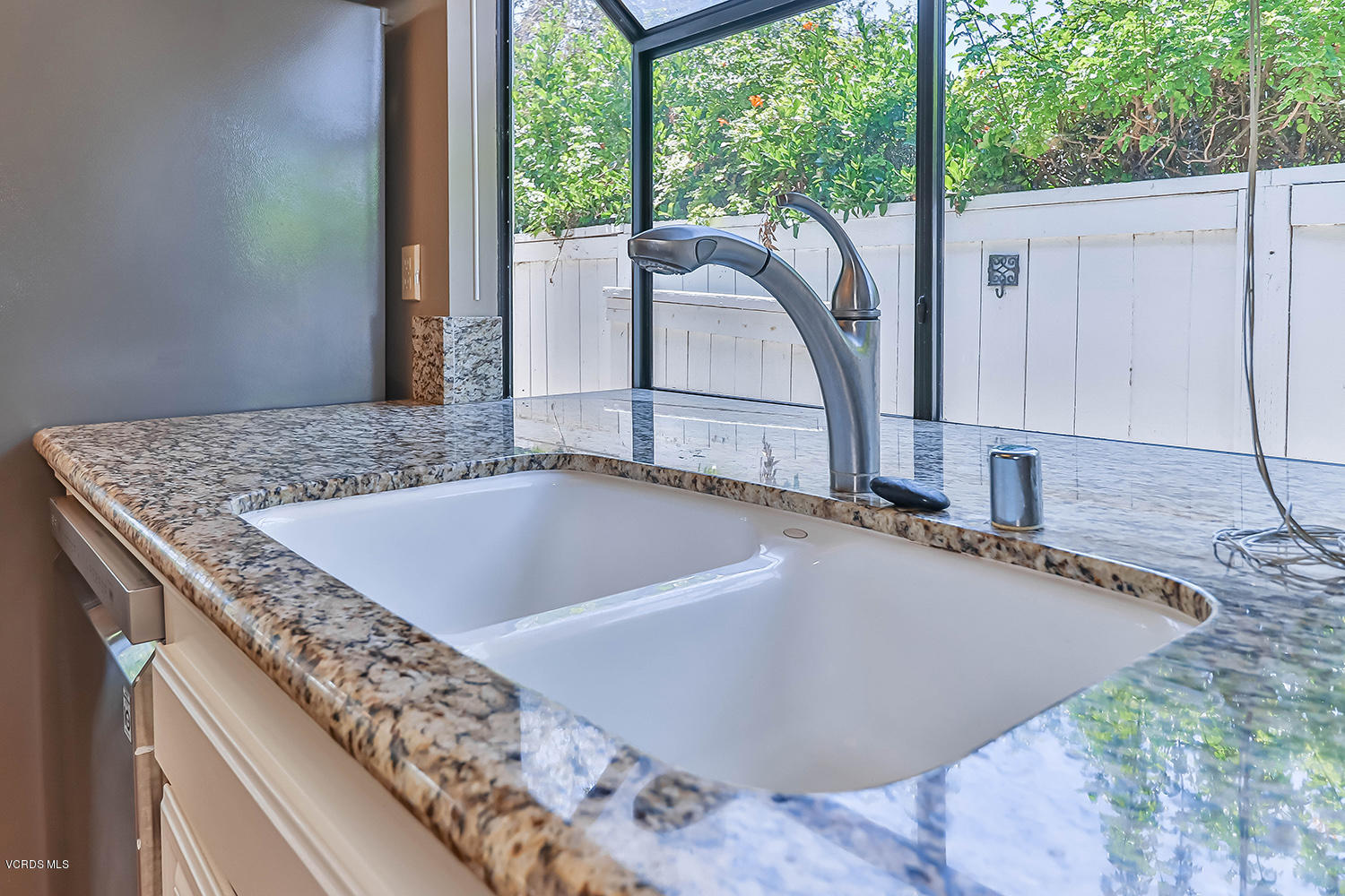 2461 Rikkard Drive Thousand Oaks, CA 91362 - Photo 16 of 41 eKitchen4