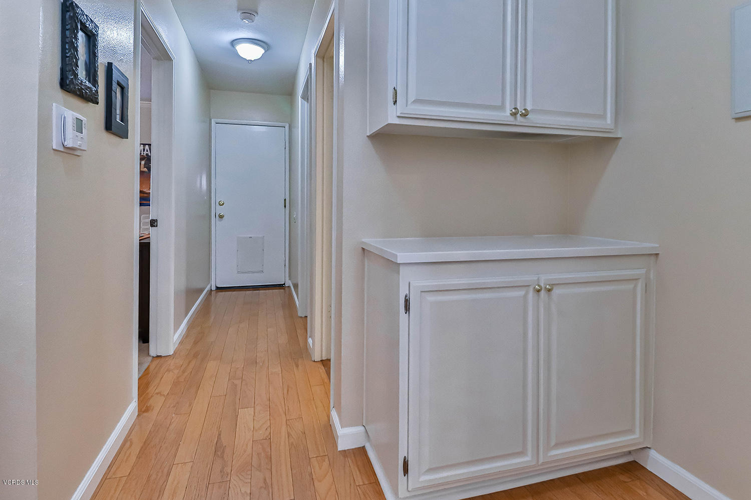 2461 Rikkard Drive Thousand Oaks, CA 91362 - Photo 18 of 41 fHallway