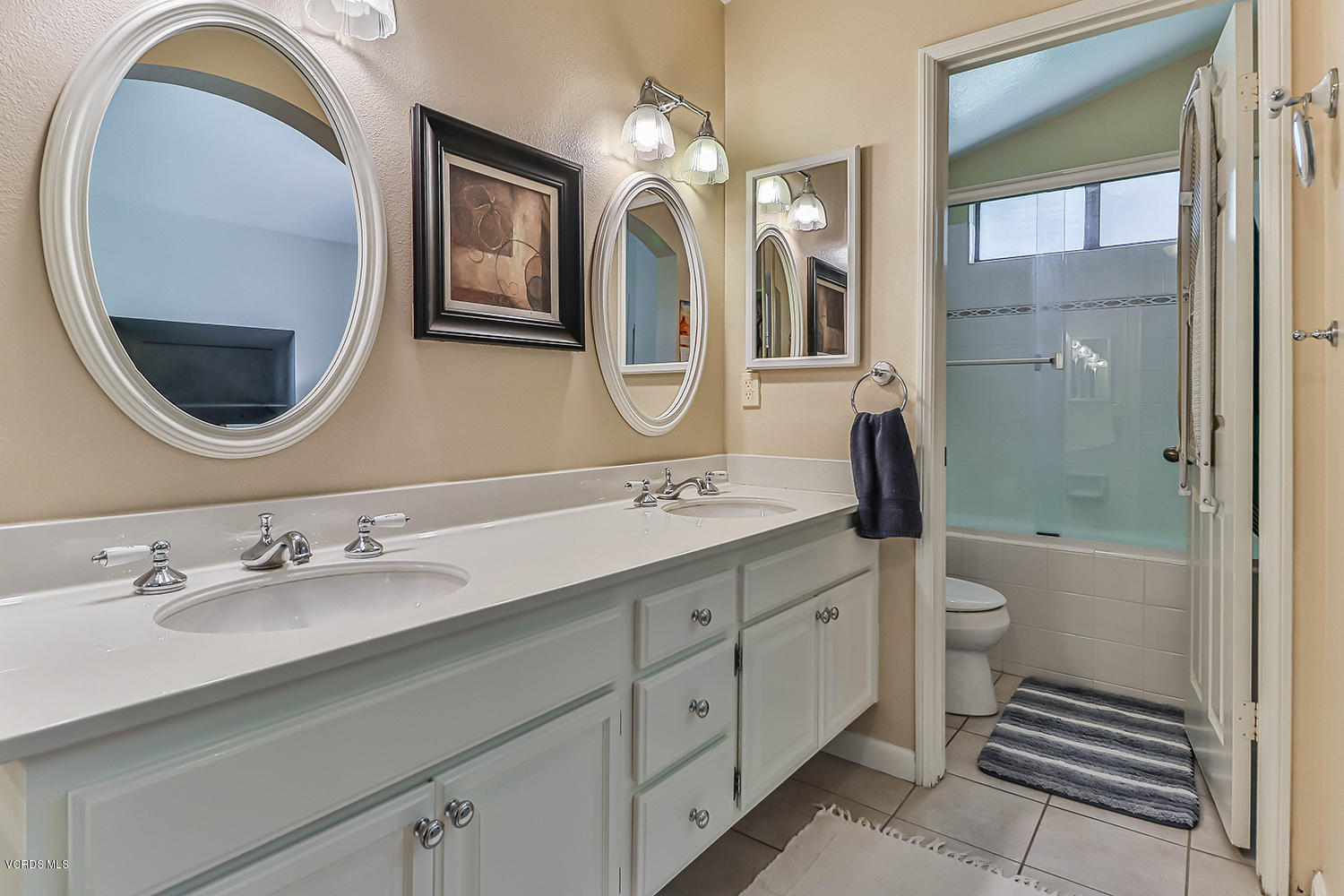 2461 Rikkard Drive Thousand Oaks, CA 91362 - Photo 29 of 41 jMain Bedroom Suite4