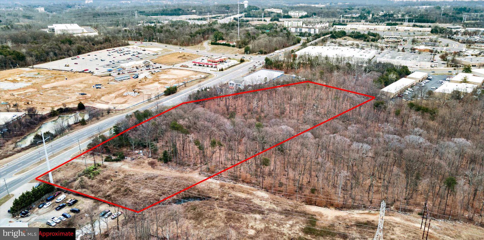 2509 Caton Hill Road Woodbridge, VA 22192 - Photo 9 of 24 a view of a backyard of a house