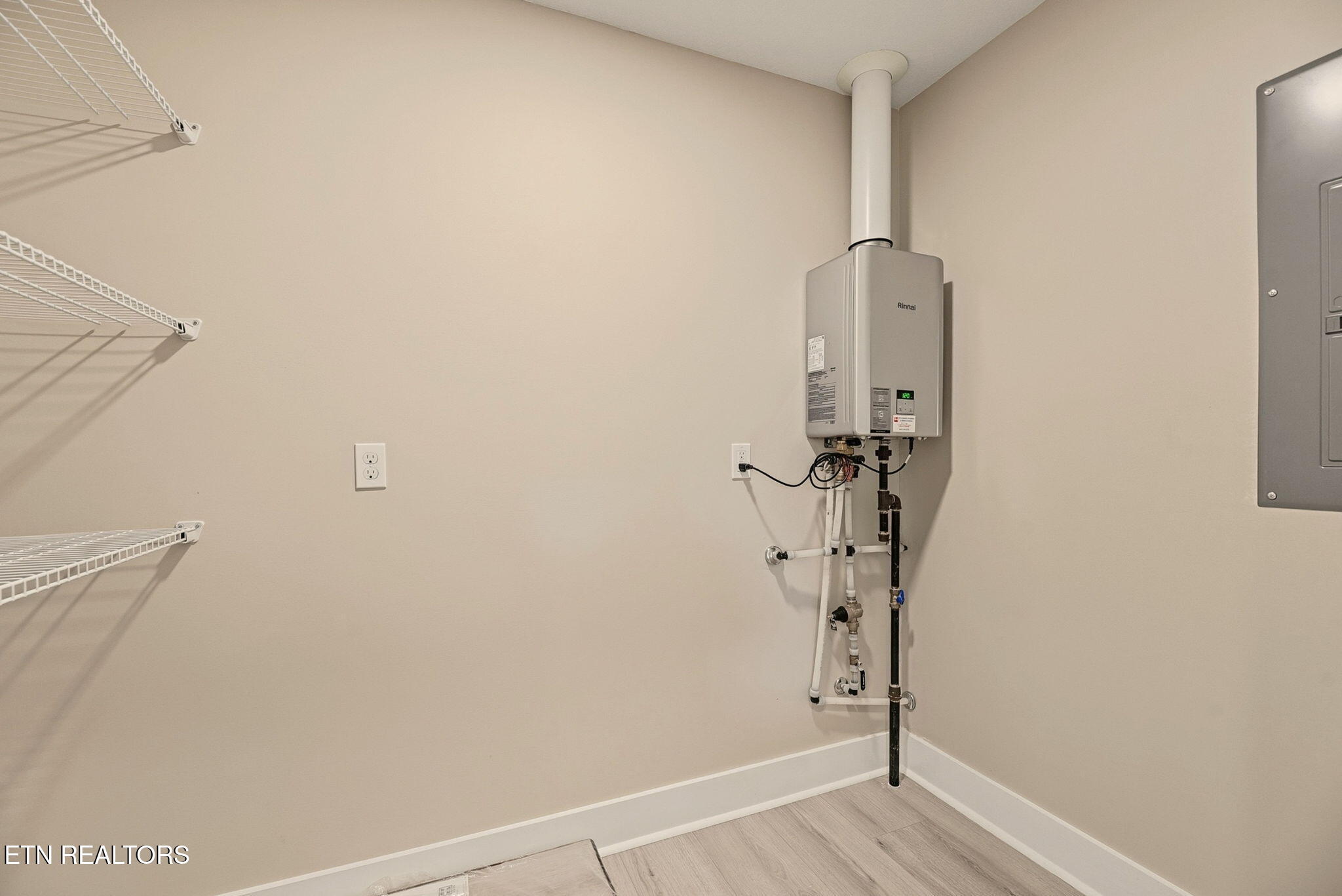 120 Marquette Road Oak Ridge, TN 37830 - Photo 11 of 38 120 Extra Storage