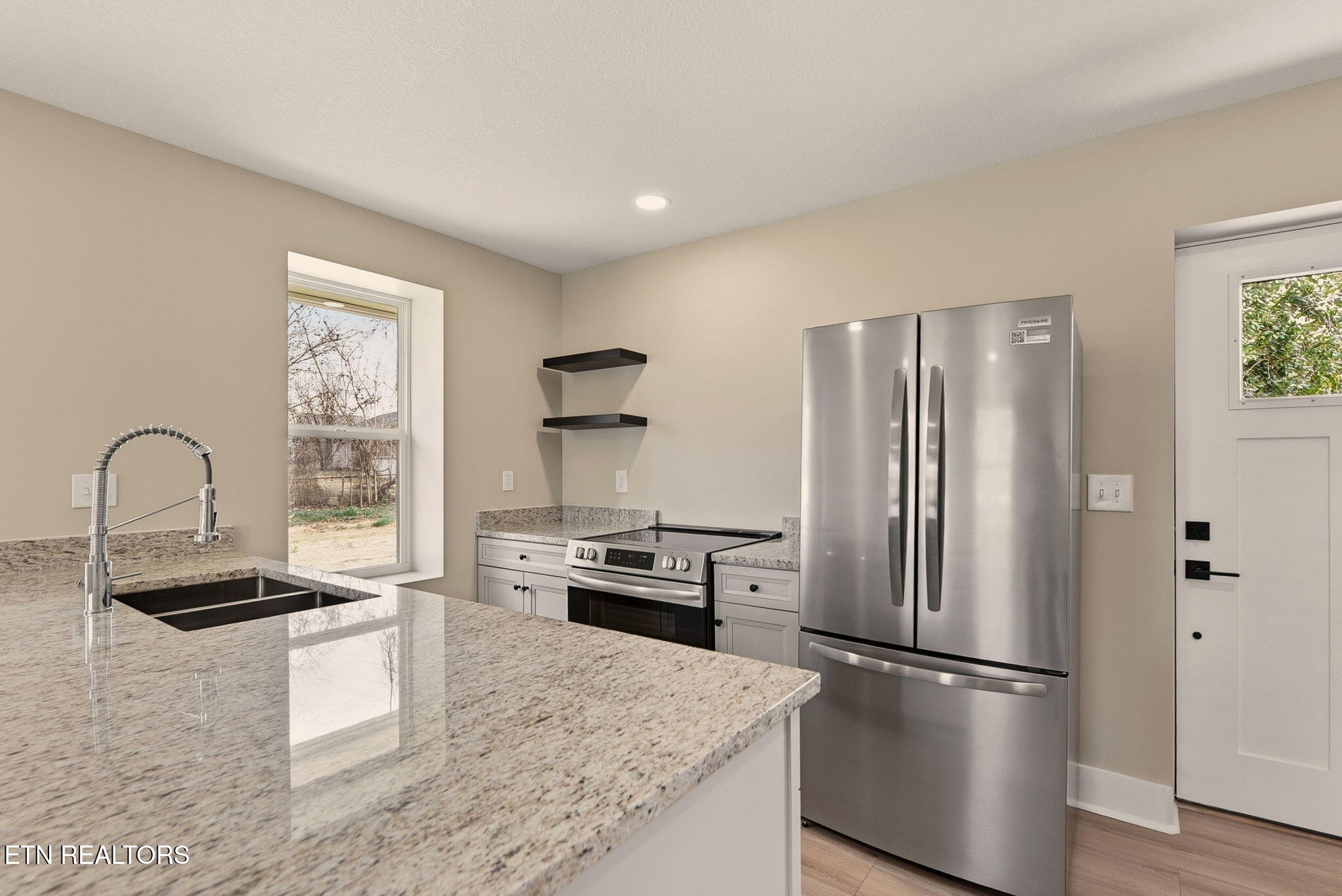 120 Marquette Road Oak Ridge, TN 37830 - Photo 19 of 38 122 Kitchen