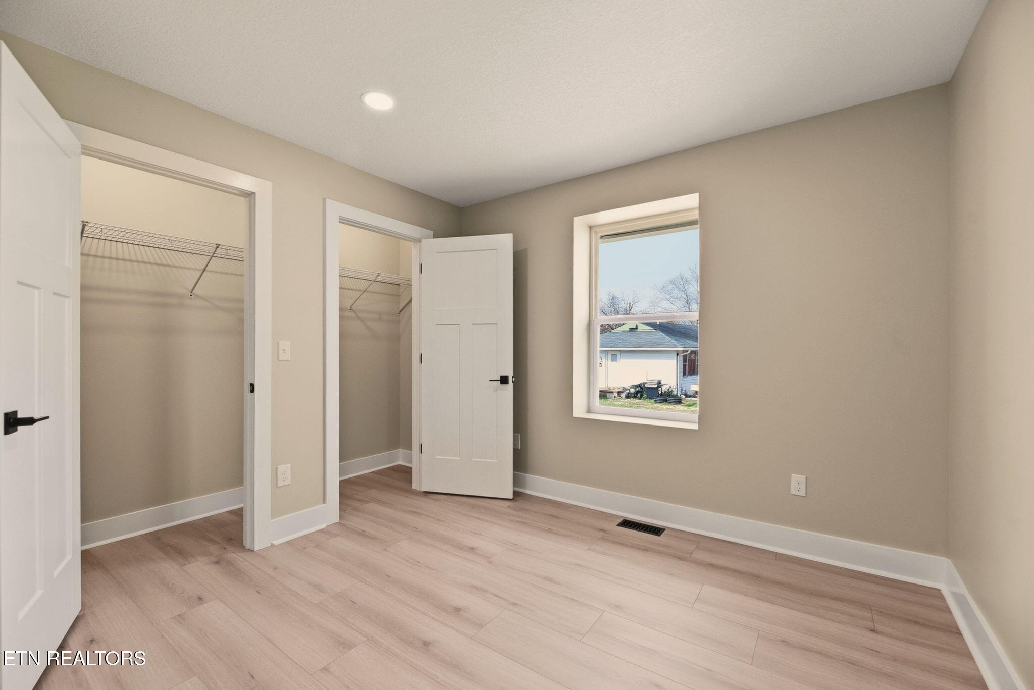 120 Marquette Road Oak Ridge, TN 37830 - Photo 29 of 38 122 Bedroom 2