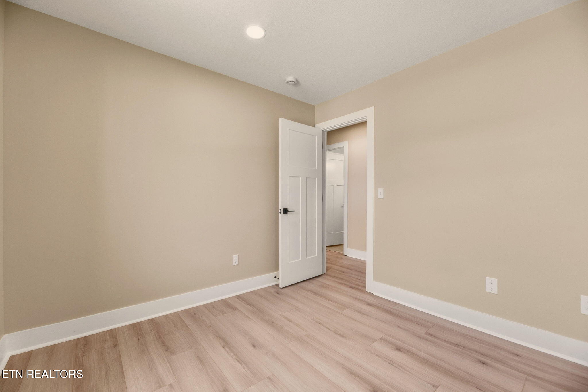 120 Marquette Road Oak Ridge, TN 37830 - Photo 30 of 38 122 Bedroom 2