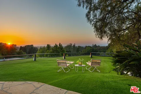 $2,495,000 | 3624 Buena Park Drive, Studio City, CA 91604