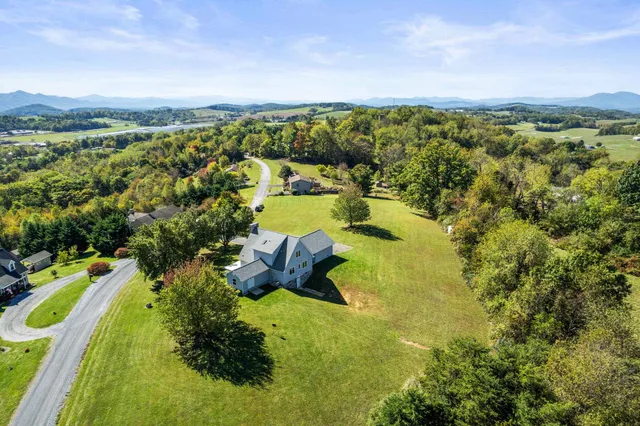 $575,000 | 227 Huffman Lane, Fairfield, VA 24435