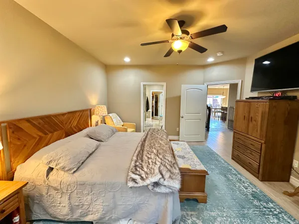 $309,900 | 6182 Glenview Drive, Newburgh, IN 47630