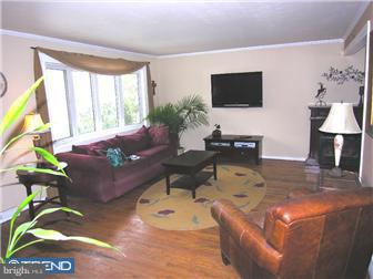 847 Fernhill Road Glenside, PA 19038 - Photo 3 of 11 Living Room