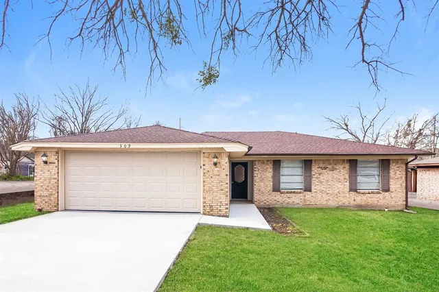 $1,795 | 309 Jagoe Street, Krum, TX 76249
