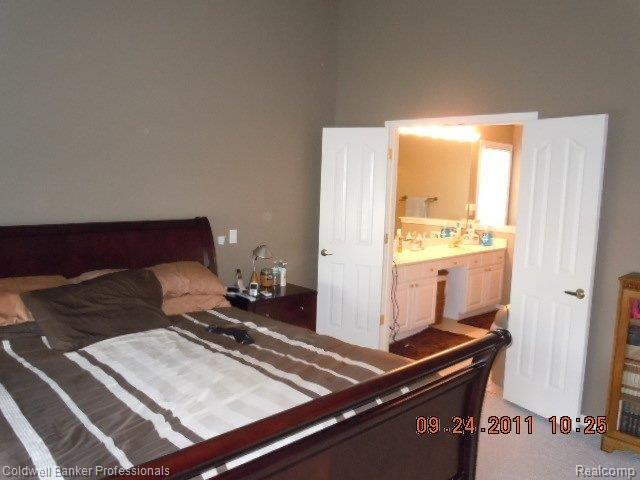1186 Miners Run Rochester, MI 48306 - Photo 18 of 25 Master Suite