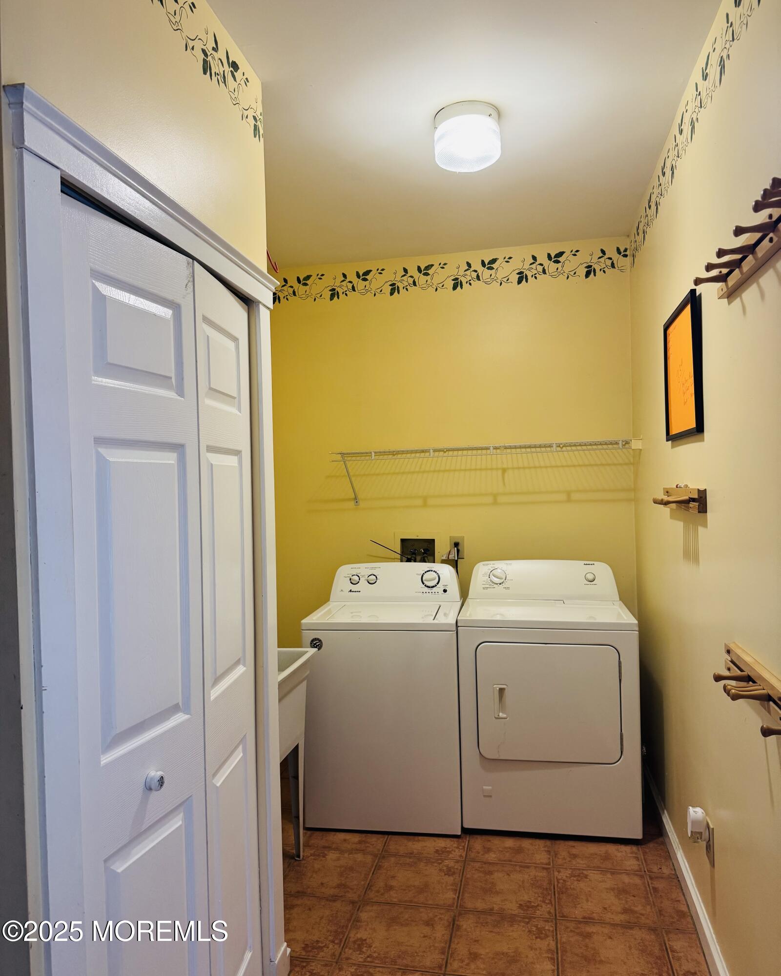 8 Ivy Lane Wrightstown, NJ 08562 - Photo 53 of 106 a utility room with dryer and washer