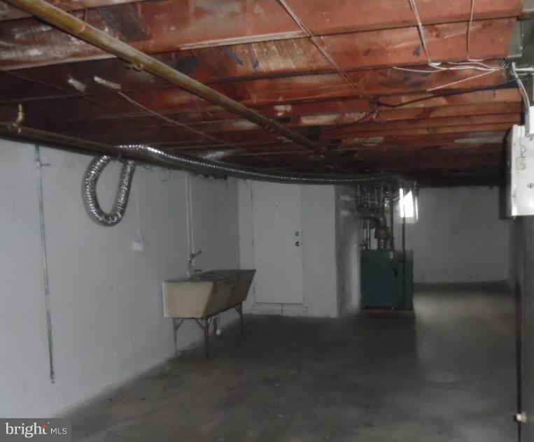 3913 Woodridge Road Baltimore, MD 21229 - Photo 11 of 14 Basement