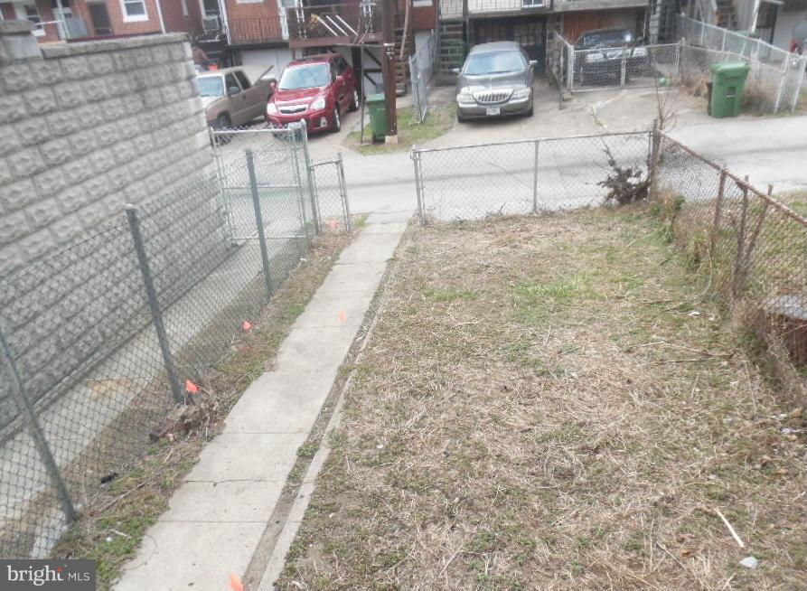 3913 Woodridge Road Baltimore, MD 21229 - Photo 14 of 14 Exterior (Rear)