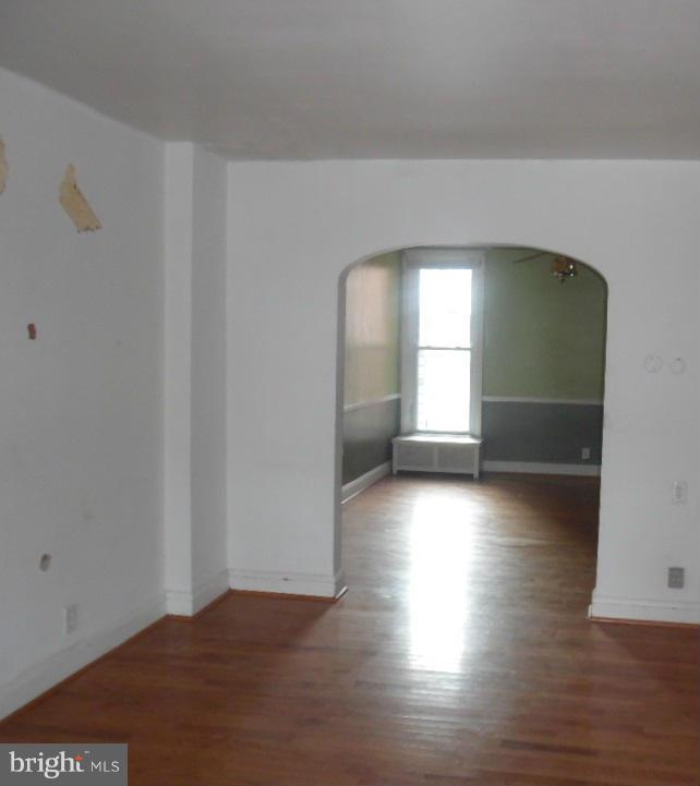 3913 Woodridge Road Baltimore, MD 21229 - Photo 3 of 14 Dining Room