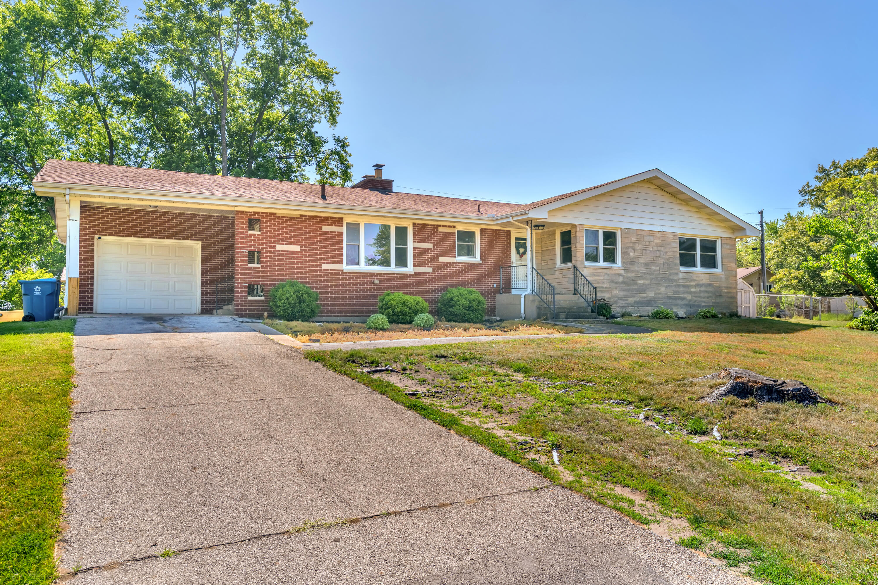325 Cedar Street Northwest Demotte, IN 46310 - Photo 3 of 30 3000x2001