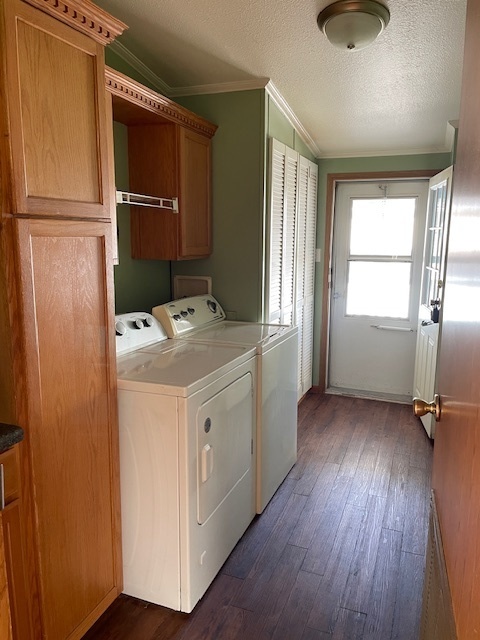 895 Cherry Street Manteno, IL 60950 - Photo 13 of 38 a utility room with washer and dryer