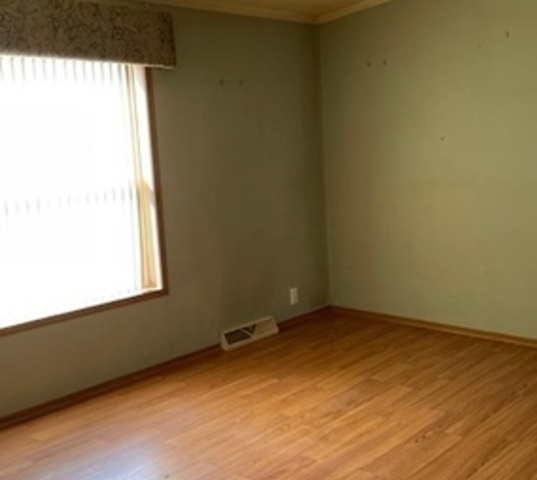 895 Cherry Street Manteno, IL 60950 - Photo 18 of 38 an empty room with a window