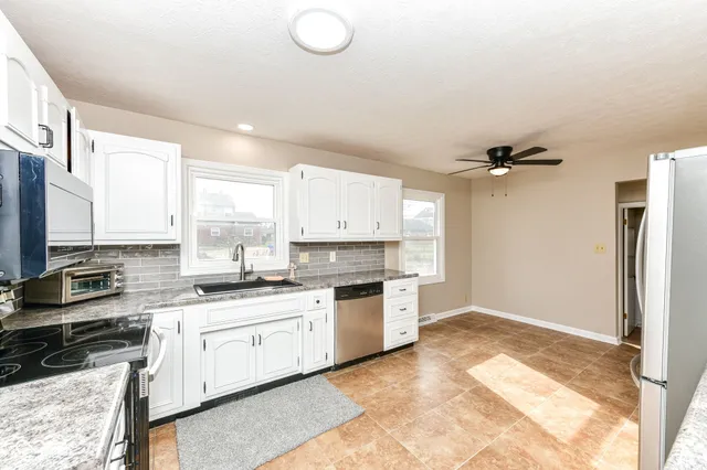 $239,900 | 1815 Hillcrest Avenue, Anderson, IN 46011