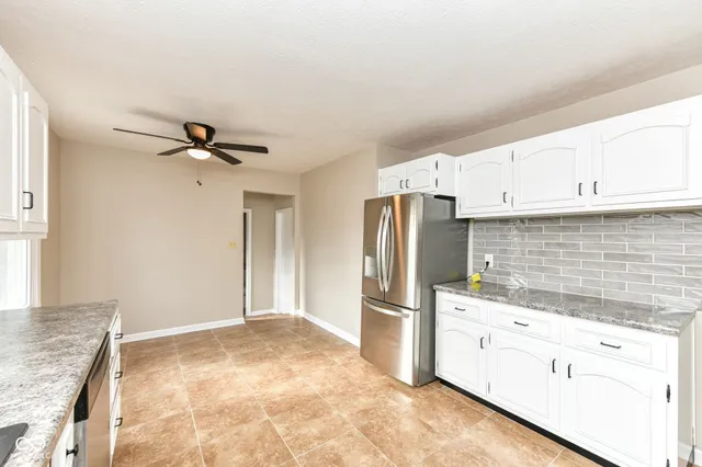 $239,900 | 1815 Hillcrest Avenue, Anderson, IN 46011