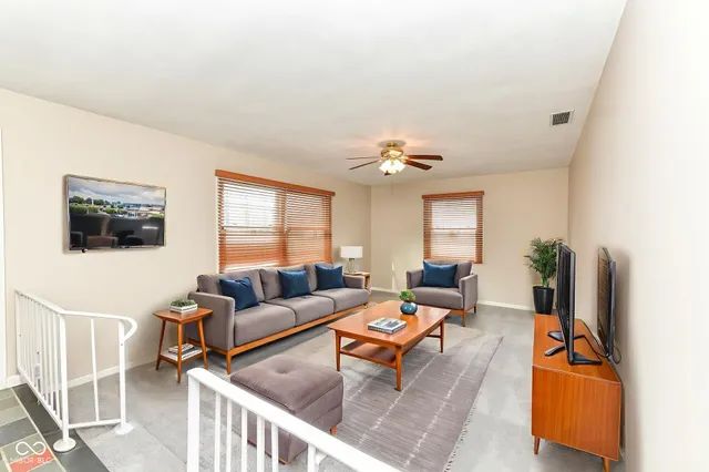 $239,900 | 1815 Hillcrest Avenue, Anderson, IN 46011