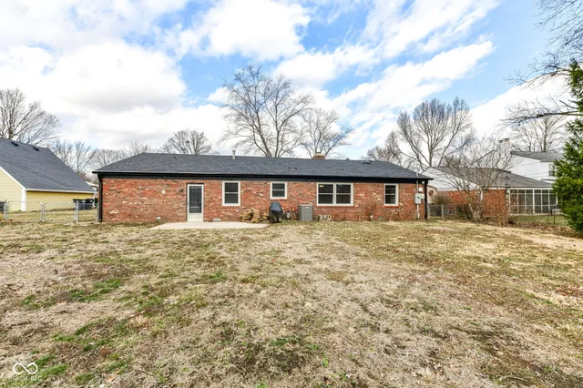 $239,900 | 1815 Hillcrest Avenue, Anderson, IN 46011