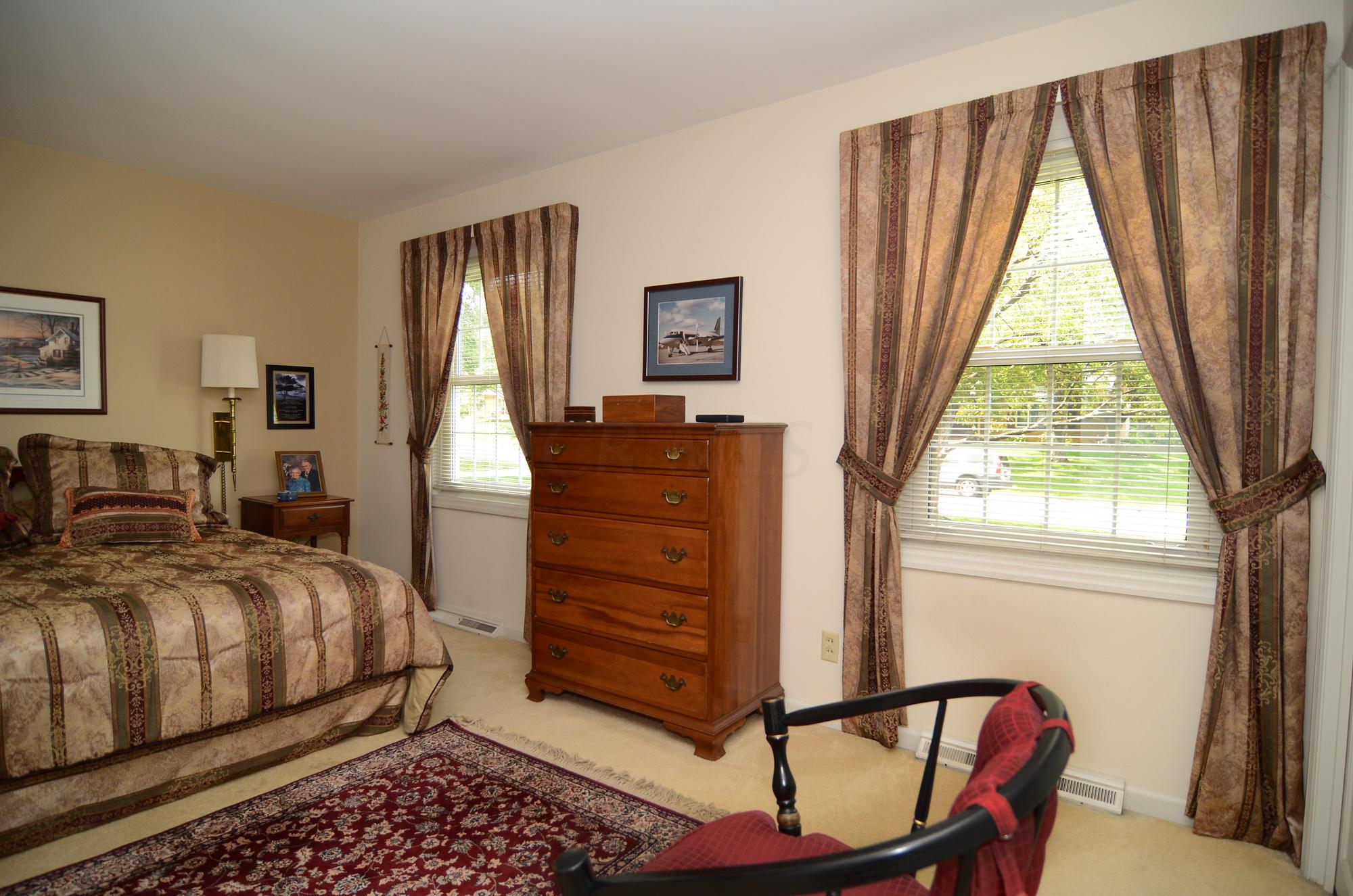 933 Greenridge Road Columbus, OH 43235 - Photo 12 of 32 Gallery Image 12