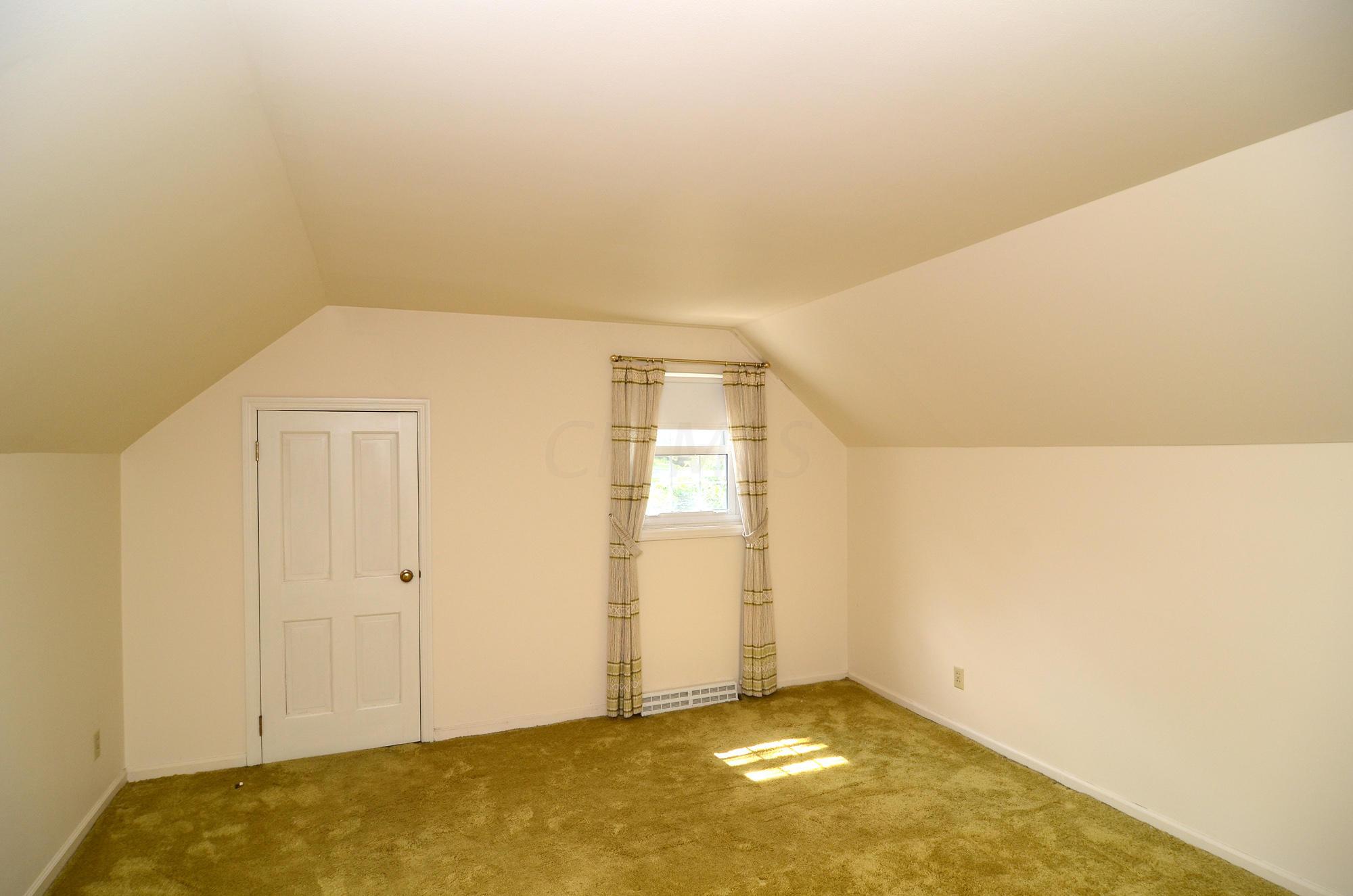 933 Greenridge Road Columbus, OH 43235 - Photo 17 of 32 Gallery Image 17
