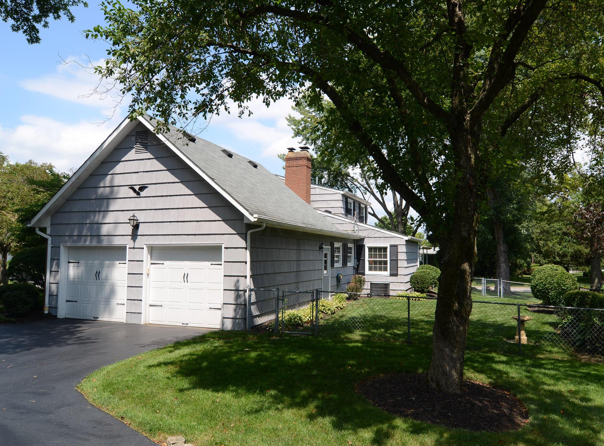 933 Greenridge Road Columbus, OH 43235 - Photo 4 of 32 Gallery Image 4