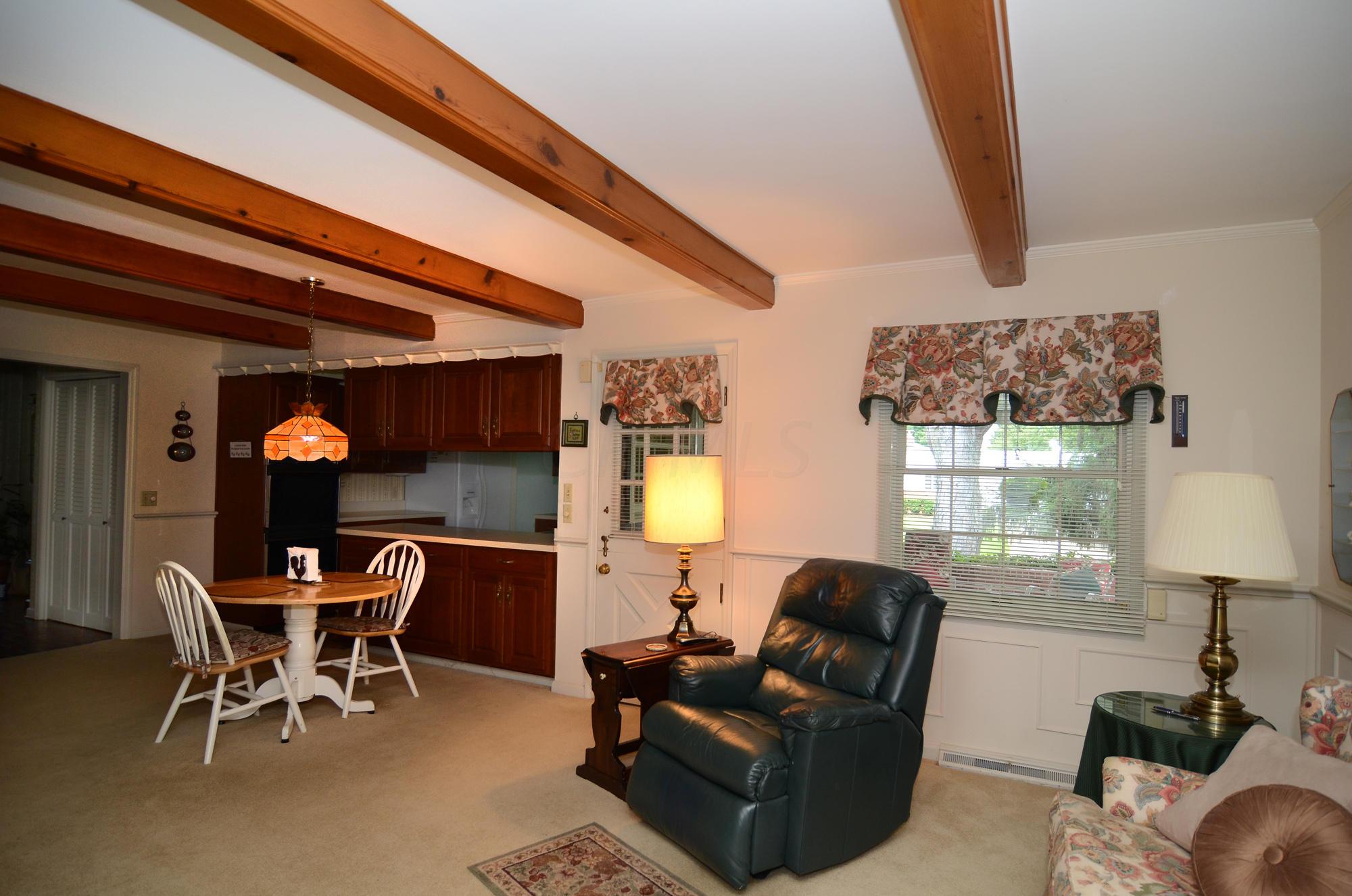933 Greenridge Road Columbus, OH 43235 - Photo 8 of 32 Gallery Image 8