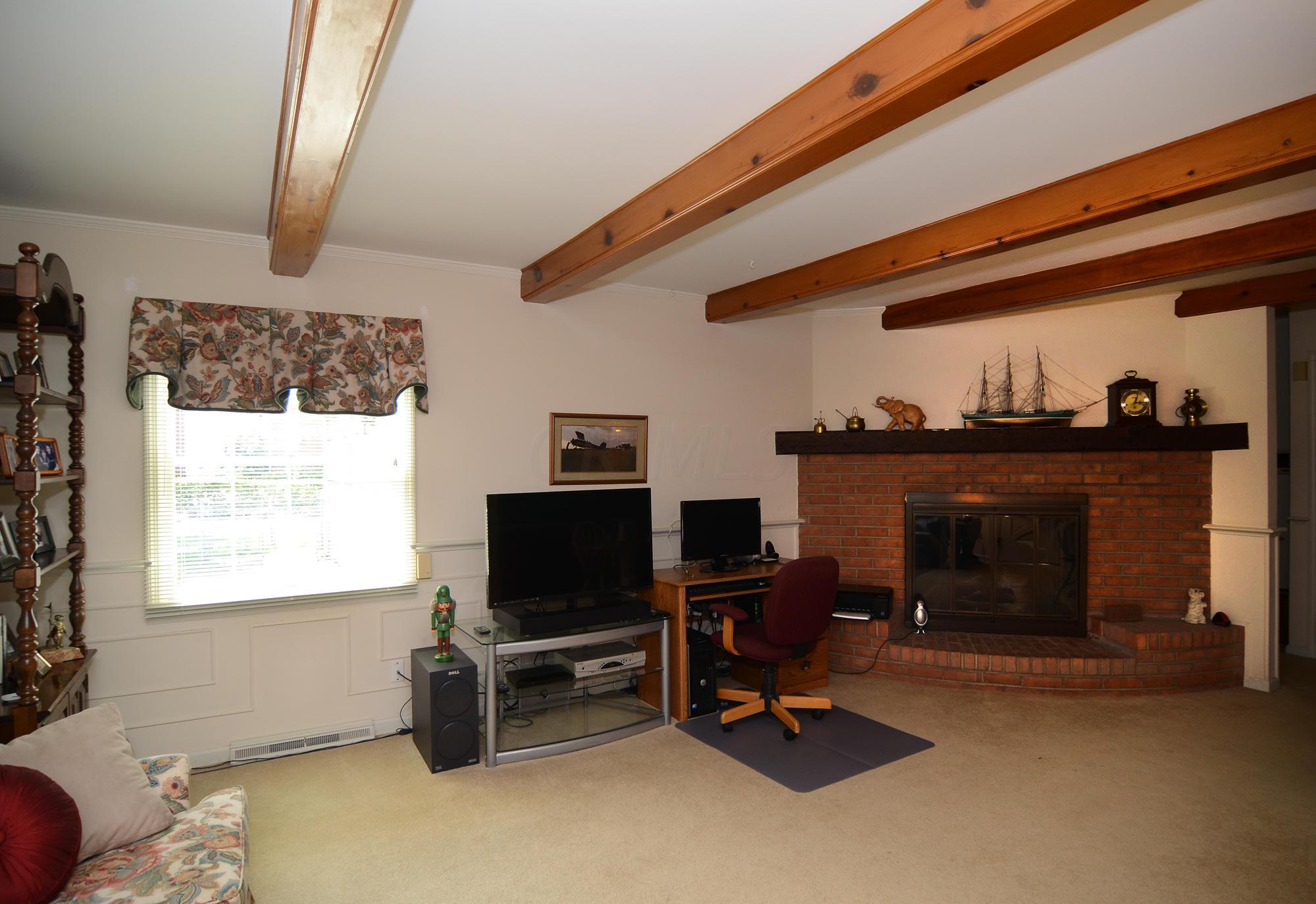933 Greenridge Road Columbus, OH 43235 - Photo 9 of 32 Gallery Image 9