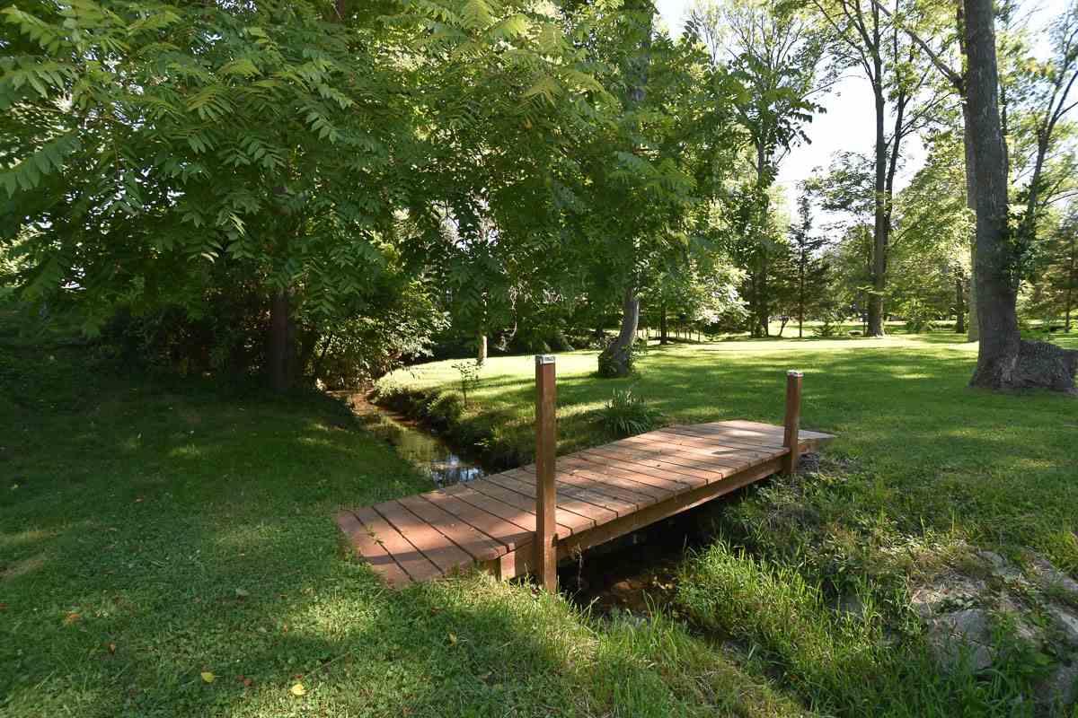 710 South Kirby Road Bloomington, IN 47403 - Photo 8 of 22 Gallery Image 8
